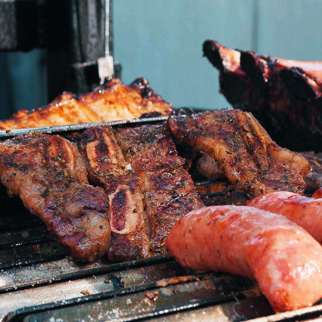 Complete Argentinian Asado BBQ Kit – Meat N\' Bone | Tischsets