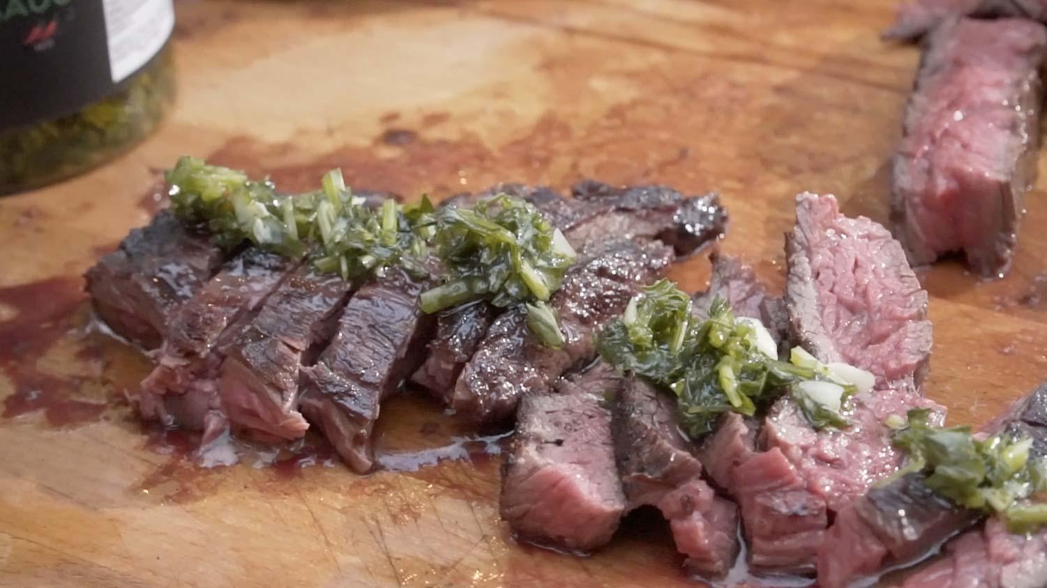 #GrillmasterSeries: How to Cook The Perfect Outside Skirt (AKA Entraña, Churrasco) - Meat N' Bone